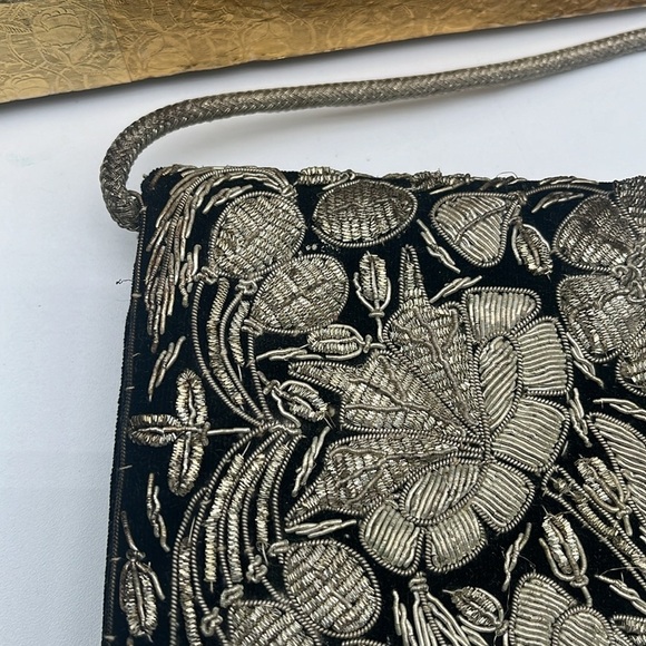 Vintage Silver Metallic Embroidered Clutch Purse Made in India BLEMISH - Picture 5 of 11